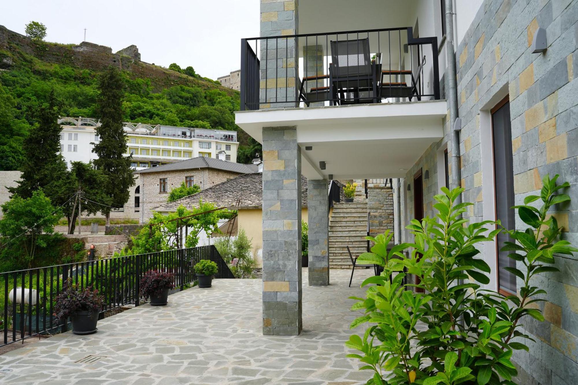Castlefront Villa ジロカストラ エクステリア 写真